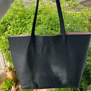 CUYANA large classic structured leather tote (black)